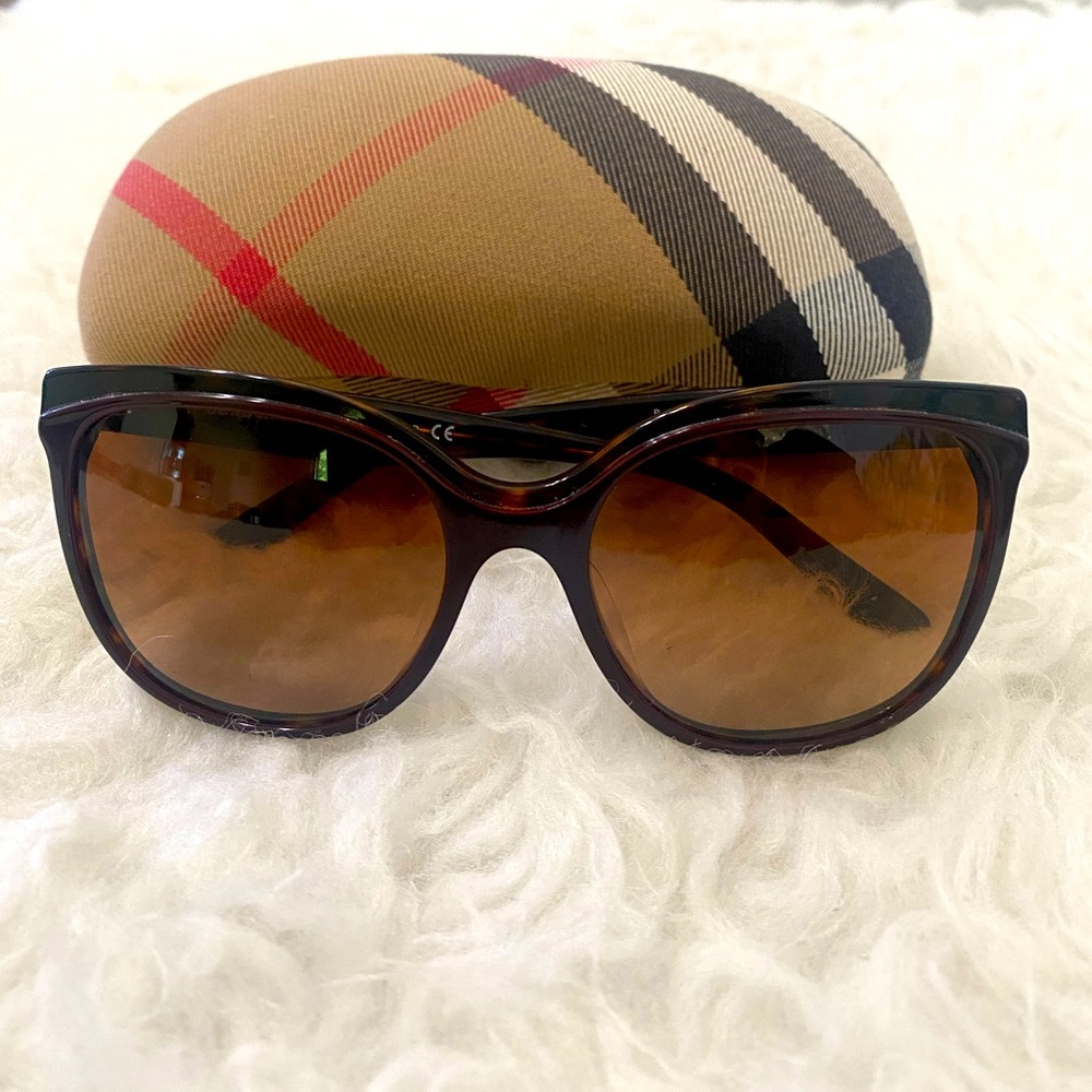 BURBERRY SUNGLASS 🤎🤎🤎